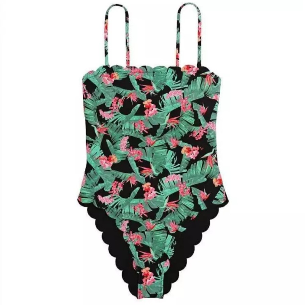 VICTORIA'S SECRET SWIM
Scallop
